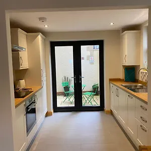 Flat 3 Apartment
